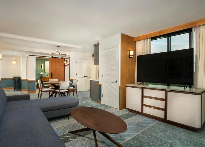 Merriweather Lakehouse Hotel, Autograph Collection